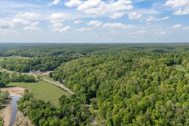 6130 Clydeton Rd, Waverly, TN 37185