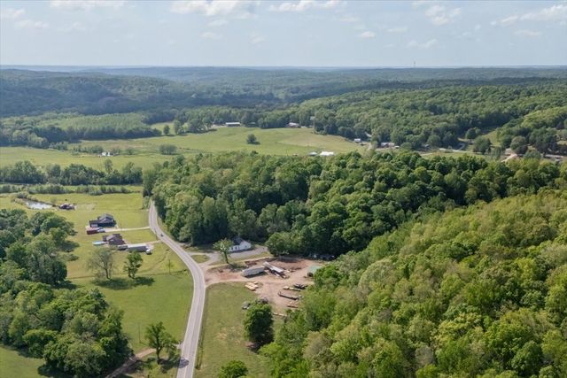 6130 Clydeton Rd, Waverly, TN 37185