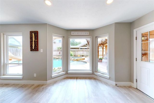 308 Oak Creek Court, League City, TX 77573