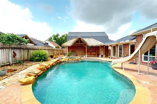308 Oak Creek Court, League City, TX 77573