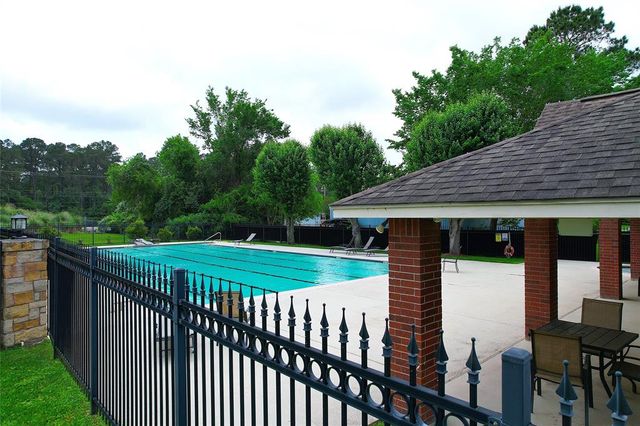 308 Oak Creek Court, League City, TX 77573