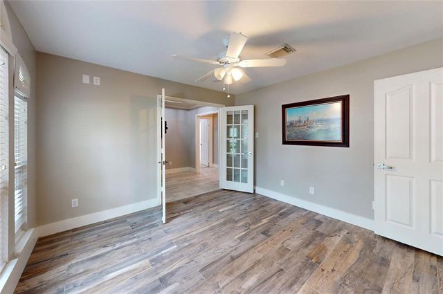 308 Oak Creek Court, League City, TX 77573