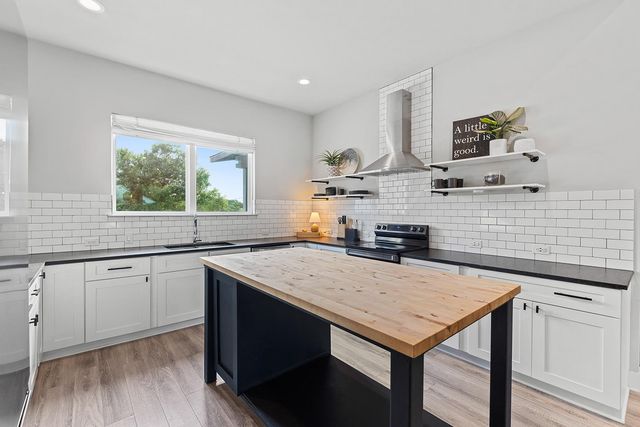 20702 Post Oak DR, Lago Vista, TX 78645