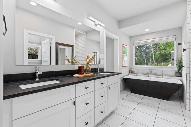 20702 Post Oak DR, Lago Vista, TX 78645