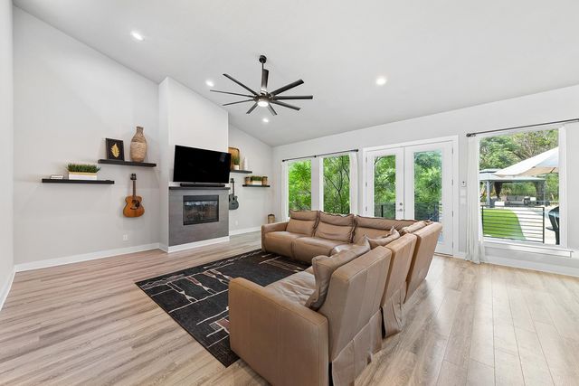 20702 Post Oak DR, Lago Vista, TX 78645