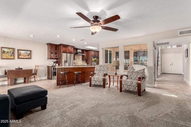 11837 S TONOPAH Drive, Phoenix, AZ 85044