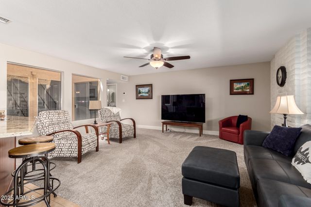 11837 S TONOPAH Drive, Phoenix, AZ 85044