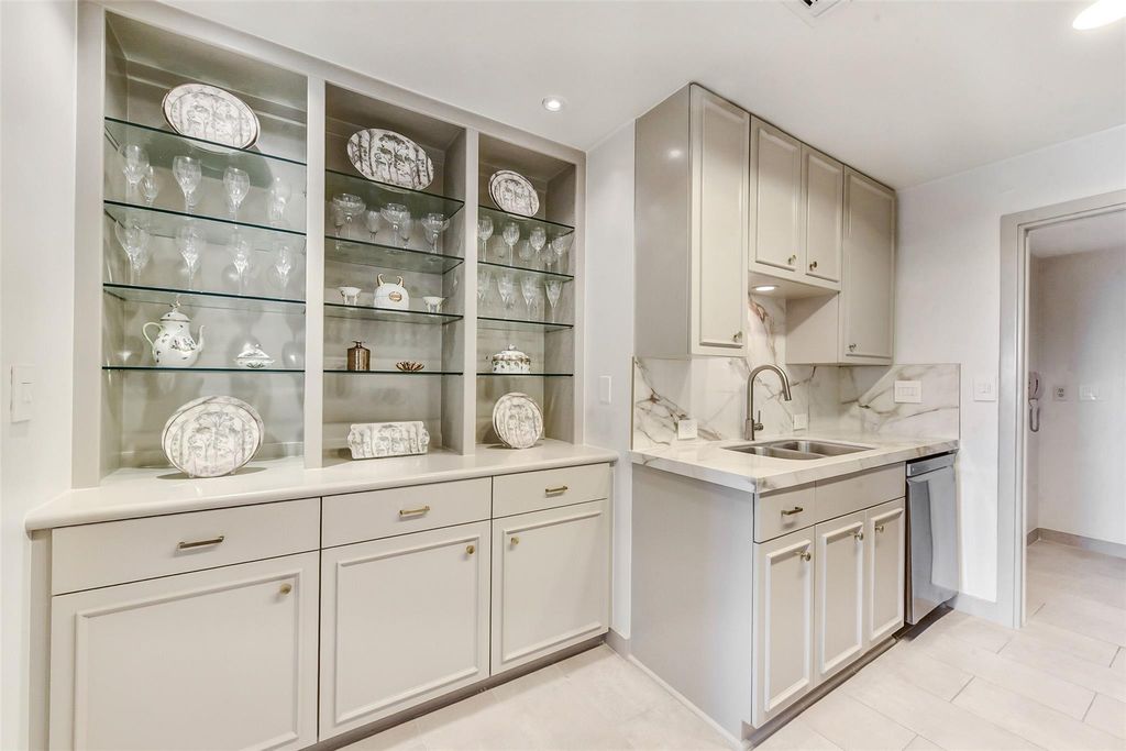 5100 San Felipe Street 164, Houston, TX 77056