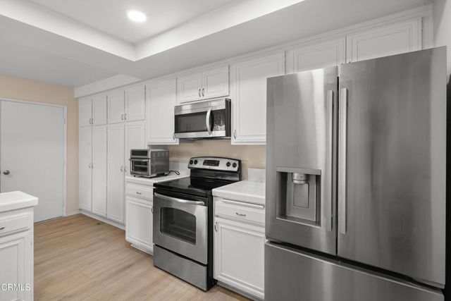 22218 Village 22, Camarillo, CA 93012