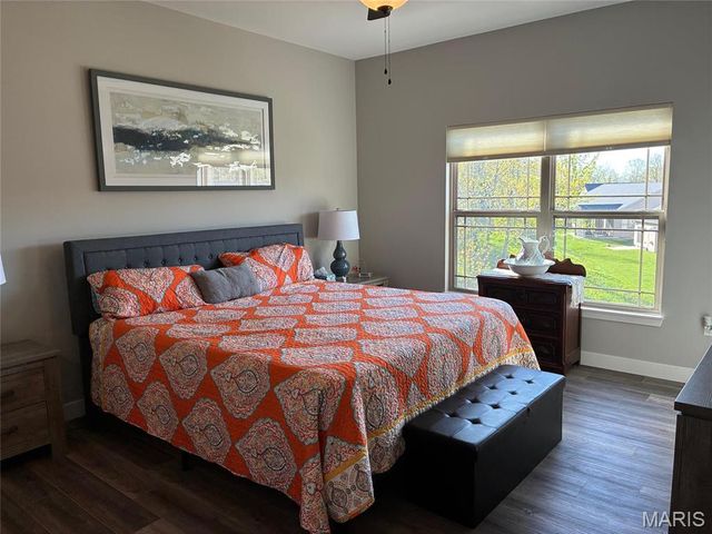 8085 Villa Valley Lane, Caseyville, IL 62232