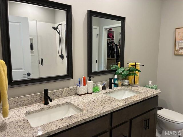 8085 Villa Valley Lane, Caseyville, IL 62232