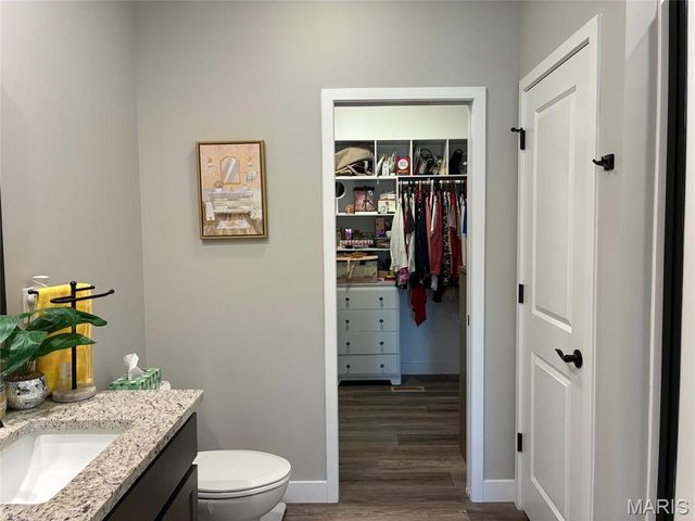8085 Villa Valley Lane, Caseyville, IL 62232