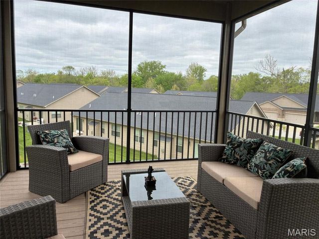 8085 Villa Valley Lane, Caseyville, IL 62232