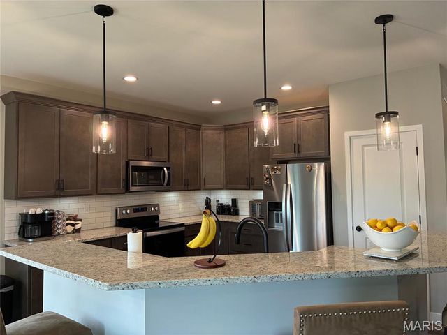 8085 Villa Valley Lane, Caseyville, IL 62232