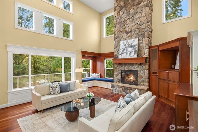 22017 SE 4th Street, Sammamish, WA 98074