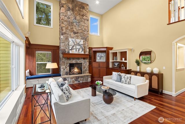 22017 SE 4th Street, Sammamish, WA 98074