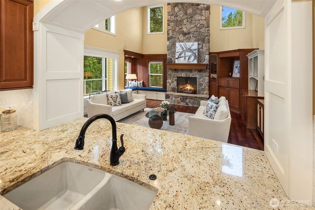 22017 SE 4th Street, Sammamish, WA 98074