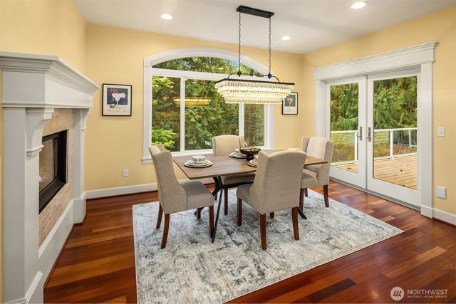 22017 SE 4th Street, Sammamish, WA 98074