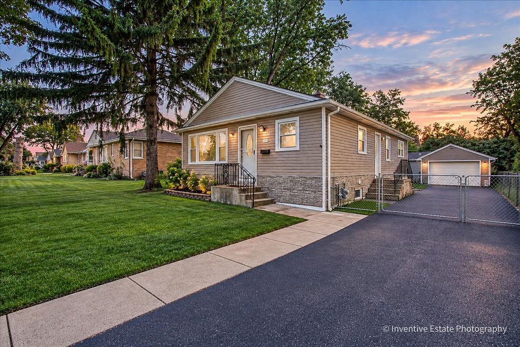 224 S Harvard Avenue, Addison, IL 60101