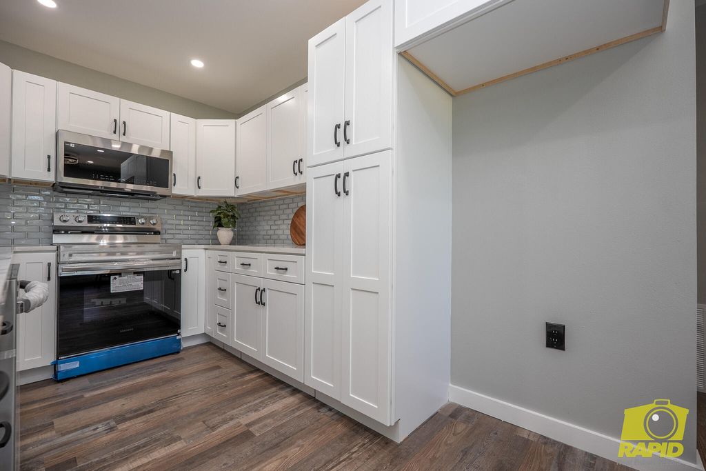 Image 16 of property listing at 1726 Catalina Drive, San Angelo, TX 76901