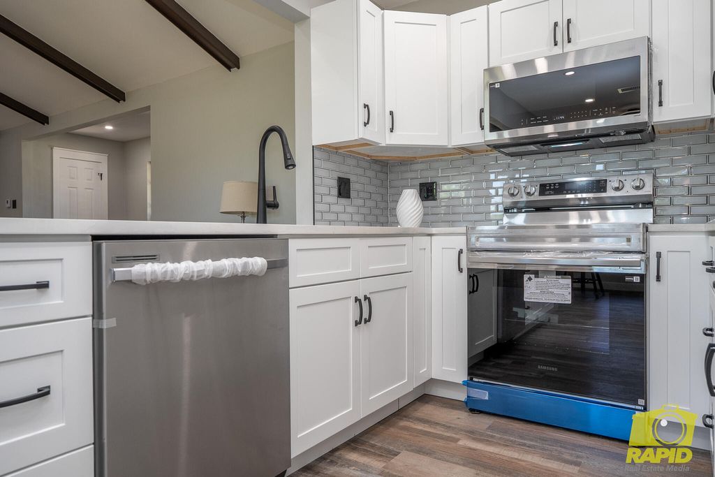 Image 17 of property listing at 1726 Catalina Drive, San Angelo, TX 76901