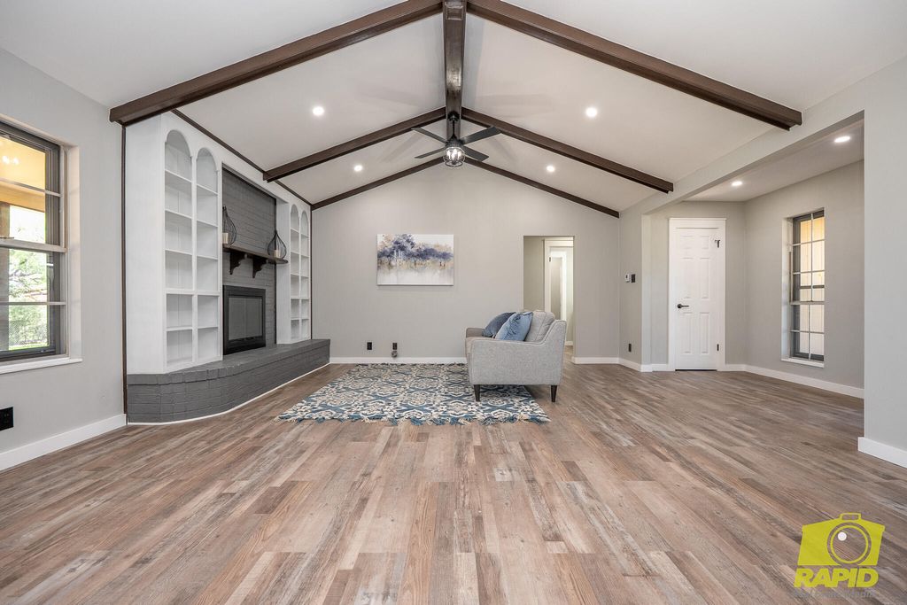 Image 6 of property listing at 1726 Catalina Drive, San Angelo, TX 76901