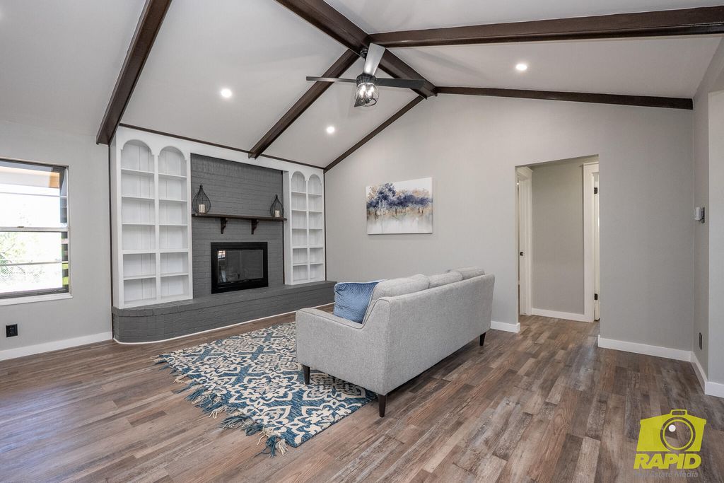 Image 7 of property listing at 1726 Catalina Drive, San Angelo, TX 76901