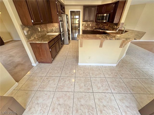 8240 Tivoli Cove Drive, Las Vegas, NV 89128