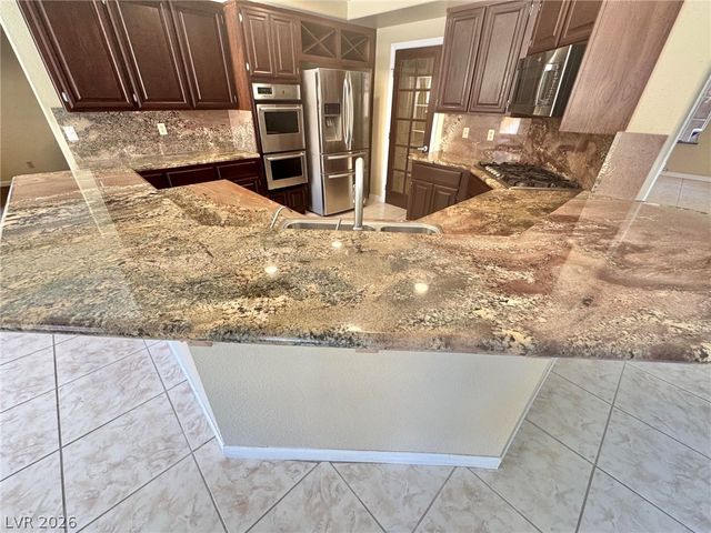 8240 Tivoli Cove Drive, Las Vegas, NV 89128