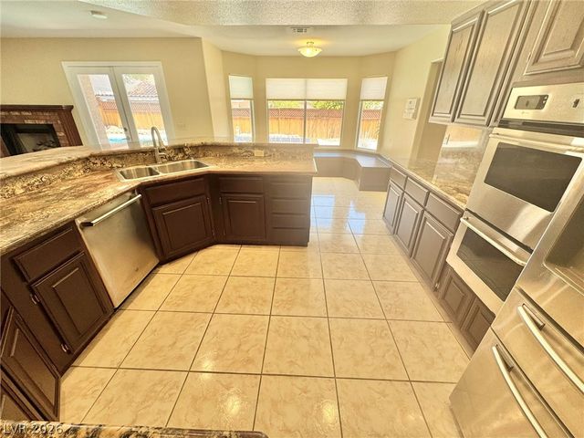 8240 Tivoli Cove Drive, Las Vegas, NV 89128