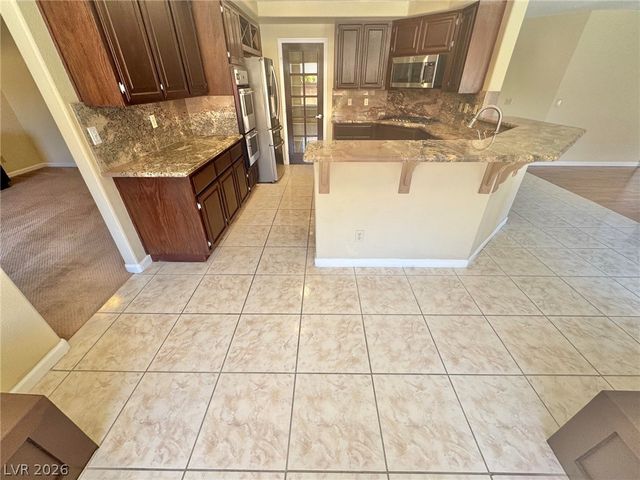 8240 Tivoli Cove Drive, Las Vegas, NV 89128