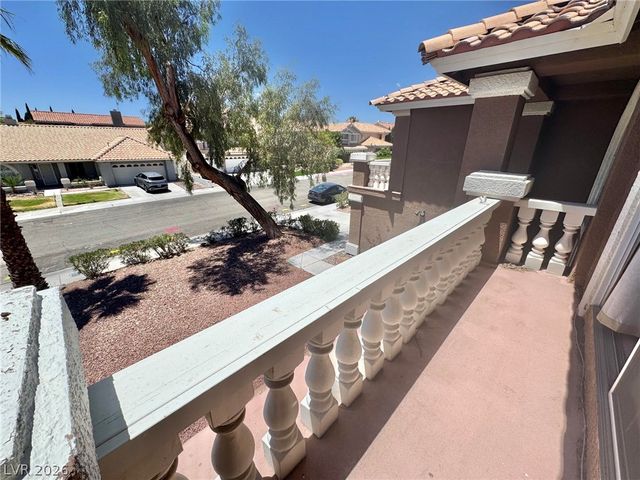 8240 Tivoli Cove Drive, Las Vegas, NV 89128