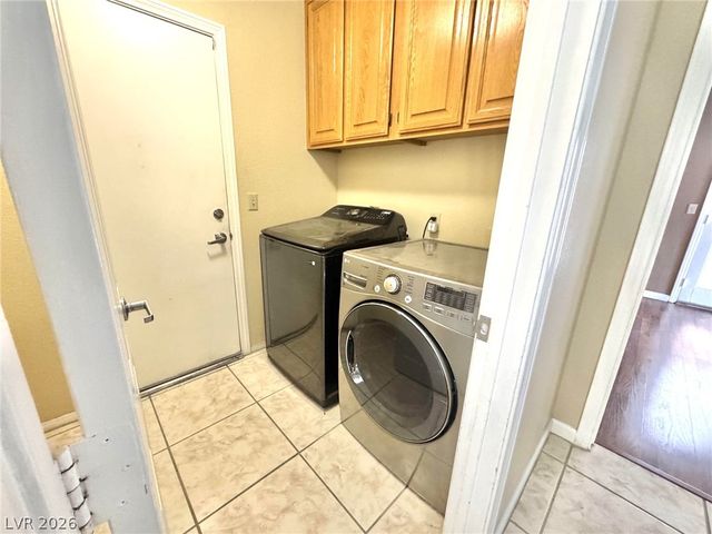 8240 Tivoli Cove Drive, Las Vegas, NV 89128