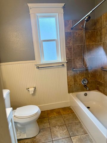 1627 W Knox Ave, Spokane, WA 99205