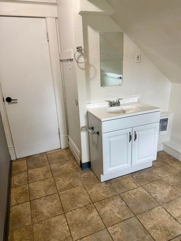 1627 W Knox Ave, Spokane, WA 99205