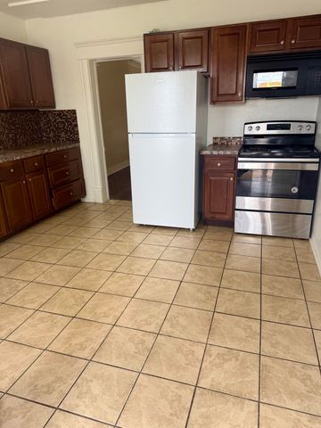 1627 W Knox Ave, Spokane, WA 99205