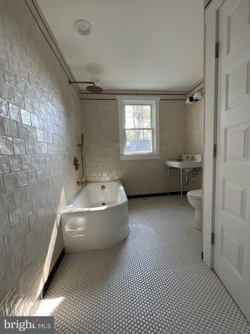 122 SULGRAVE ST, Colonial Beach, VA 22443