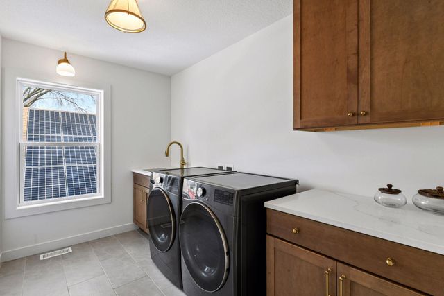 3520 27th Avenue S, Minneapolis, MN 55406