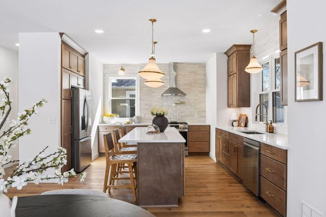 3520 27th Avenue S, Minneapolis, MN 55406