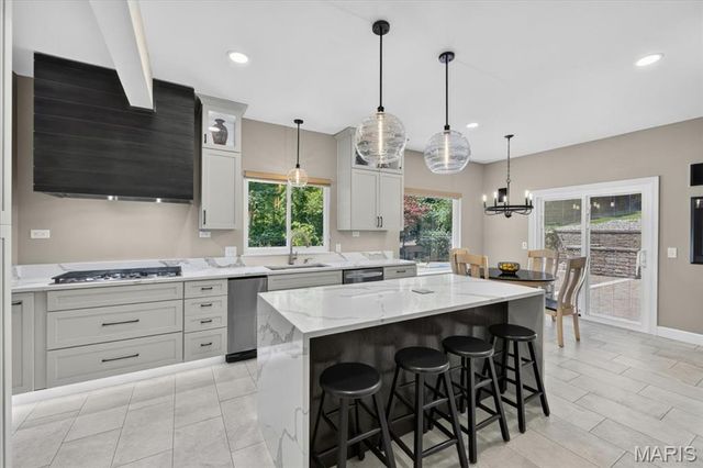 5 Hickory Valley Court, O'fallon, MO 63366
