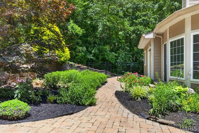 5 Hickory Valley Court, O'fallon, MO 63366
