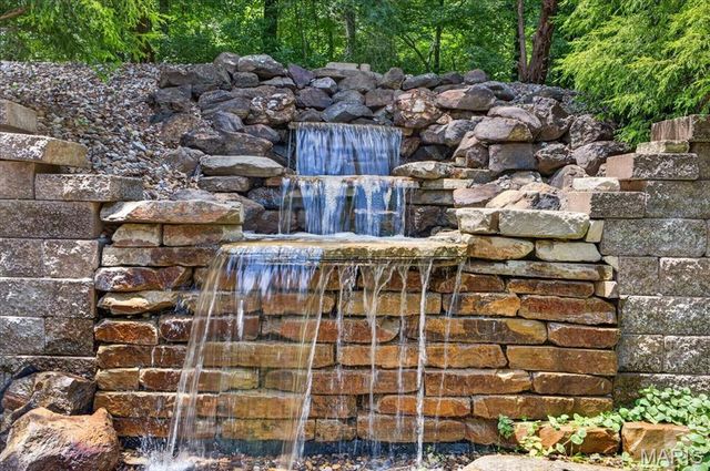 5 Hickory Valley Court, O'fallon, MO 63366