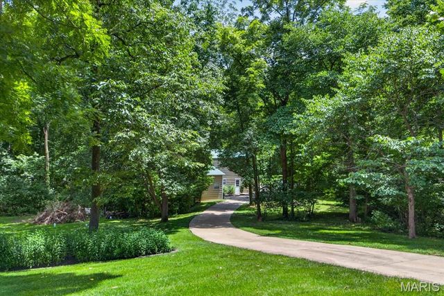 5 Hickory Valley Court, O'fallon, MO 63366