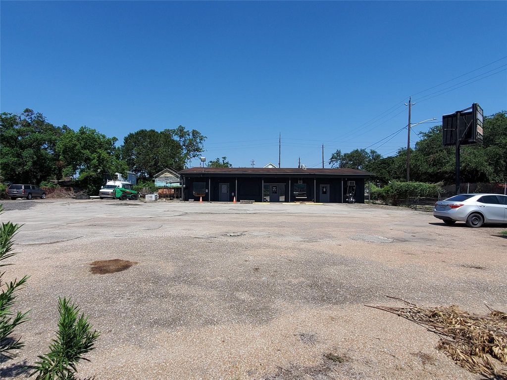4615 Sherman Street, Houston, TX 77011