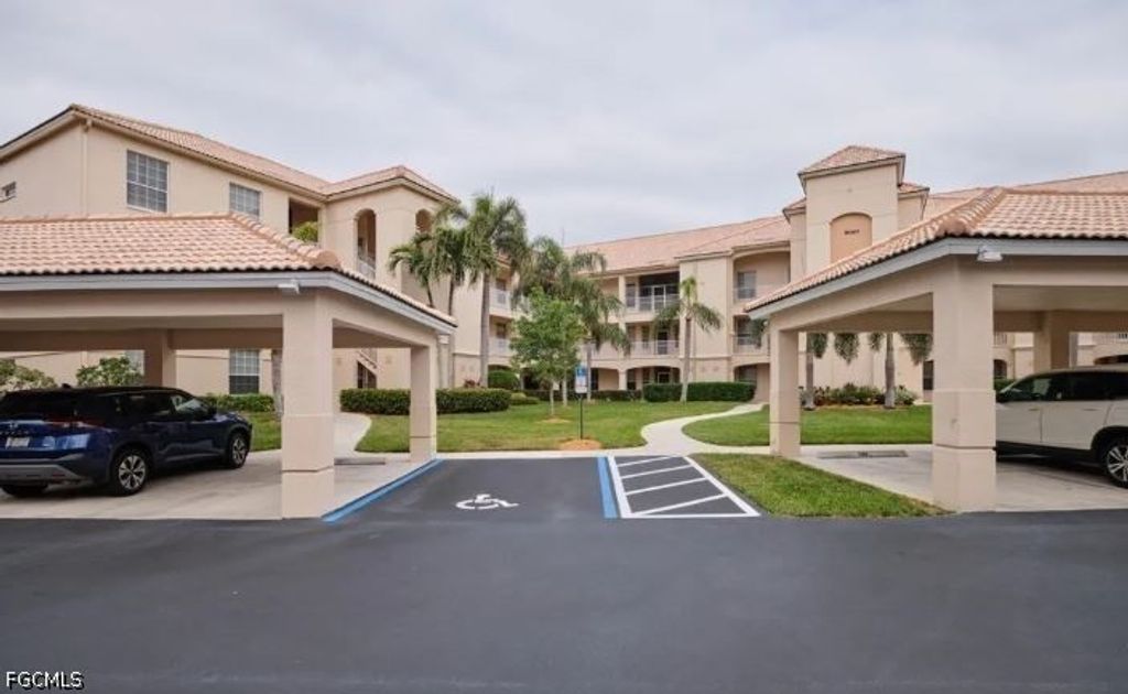 9140 Southmont CV 102, Fort Myers, FL 33908