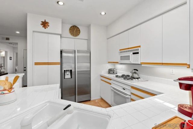 12490 Heatherton 12, San Diego, CA 92128