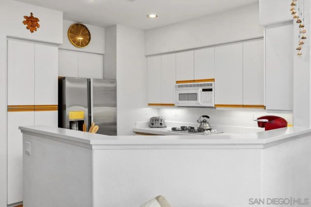 12490 Heatherton 12, San Diego, CA 92128