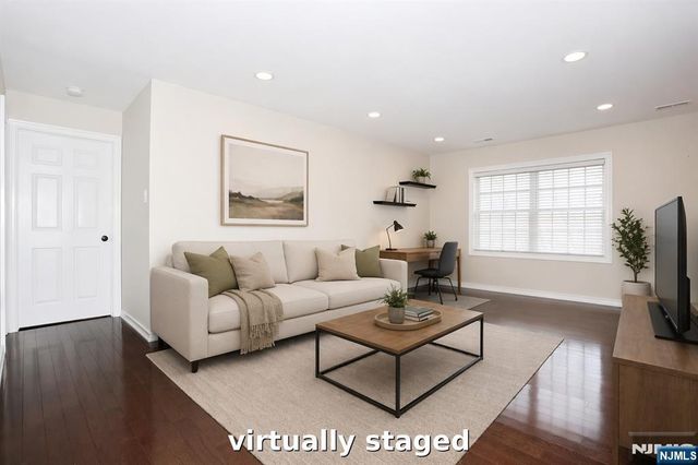17 Colonial Village Drive, Hillsdale, NJ 07642
