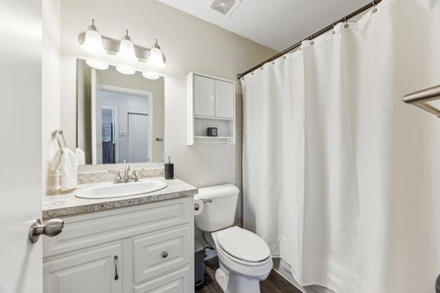 6425 83rd Court N 42D, Brooklyn Park, MN 55445