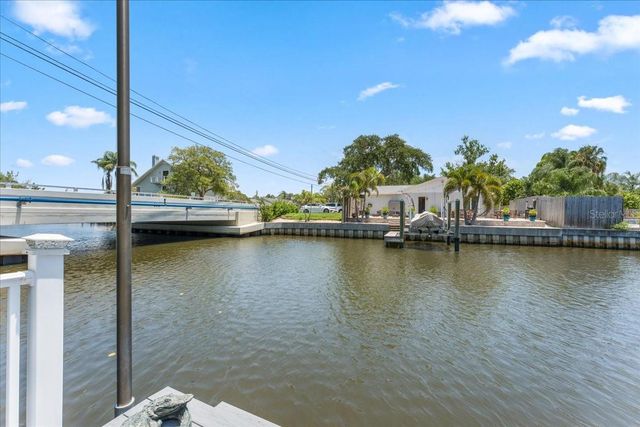 344 CROSSWINDS DRIVE, Palm Harbor, FL 34683
